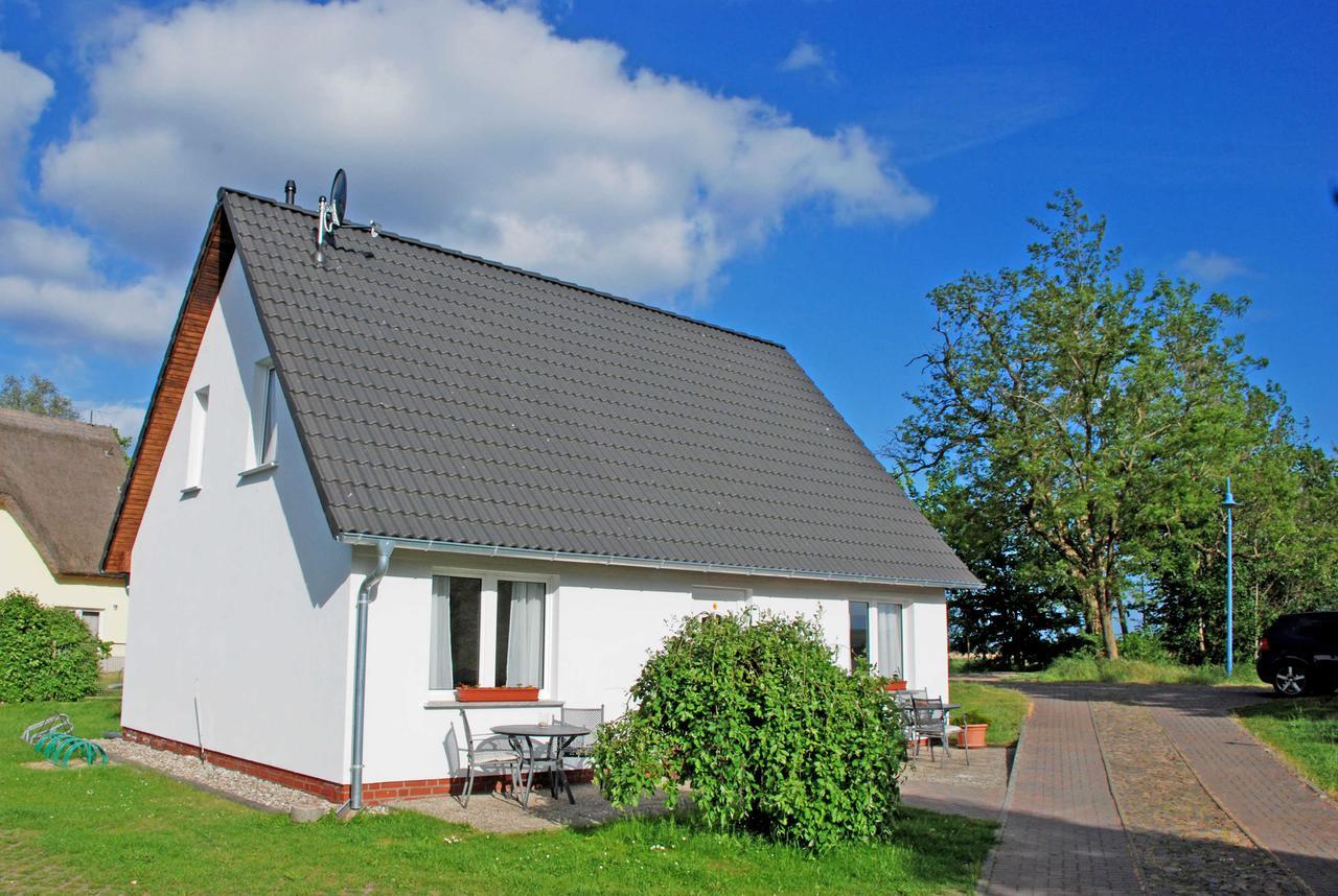 Ferienwohnungen Im Haus Am Deich Middelhagen Exterior foto